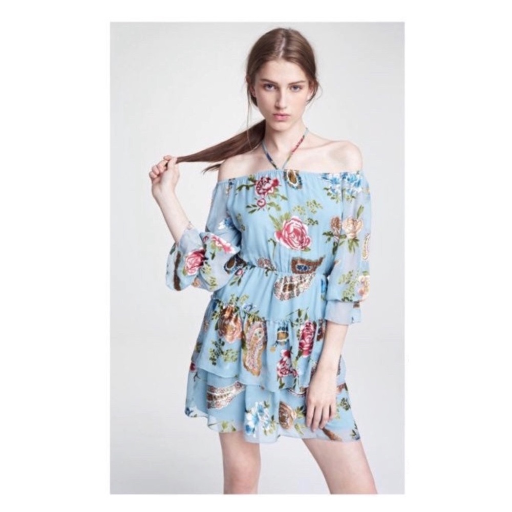 New Alice + Olivia Waylon dress in icy aqua